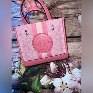 Coach Dempsey Tote 22